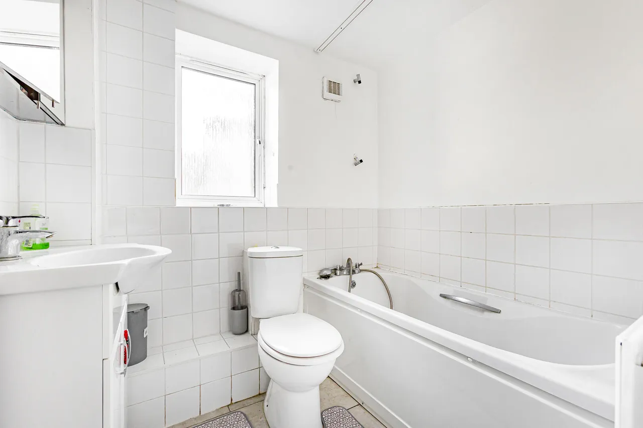 Bullsmoor Way, Waltham Cross, EN8, photo 7