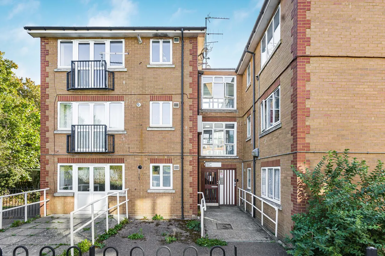 Bullsmoor Way, Waltham Cross, EN8, photo 9