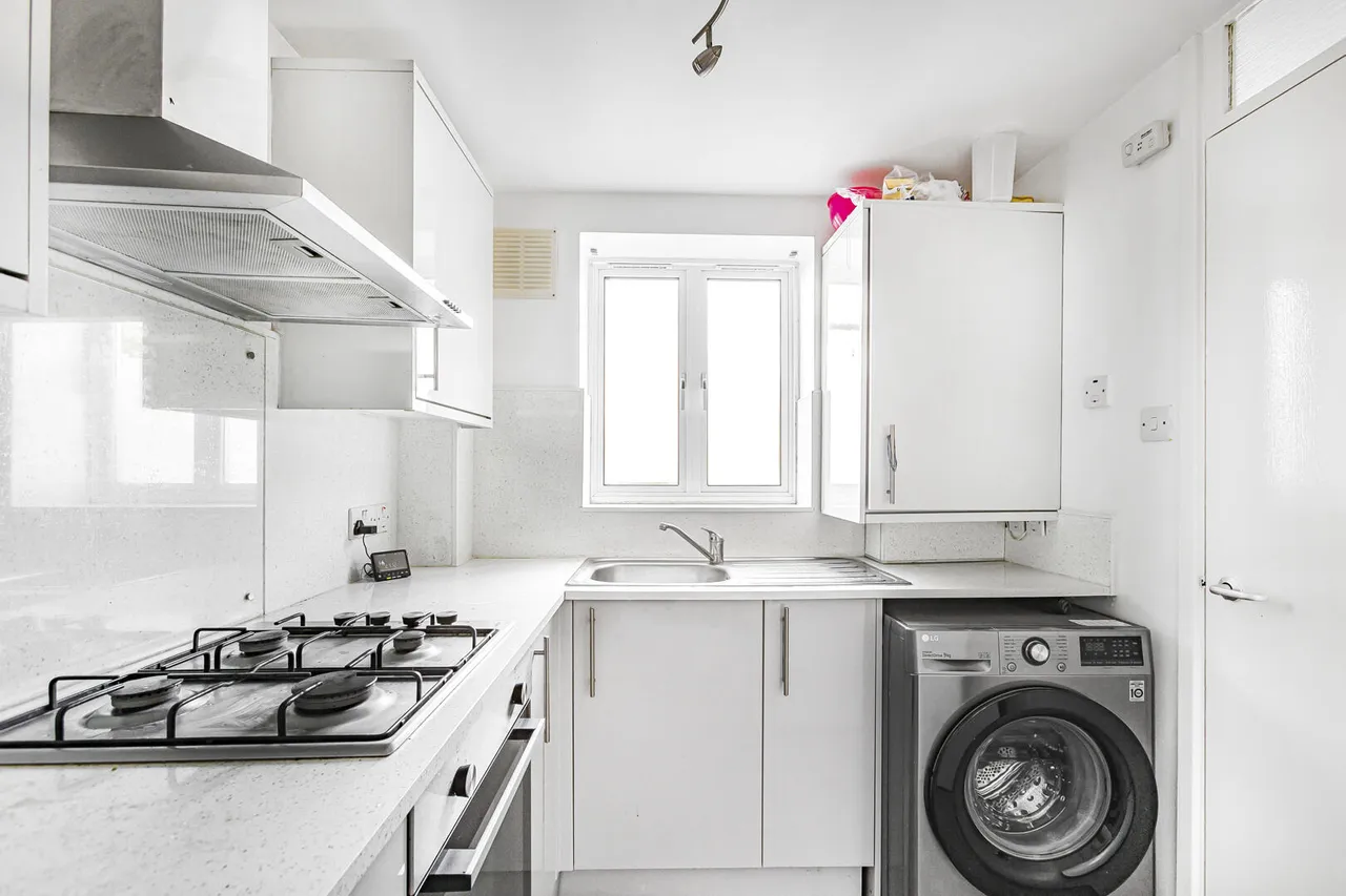 Bullsmoor Way, Waltham Cross, EN8, photo 4