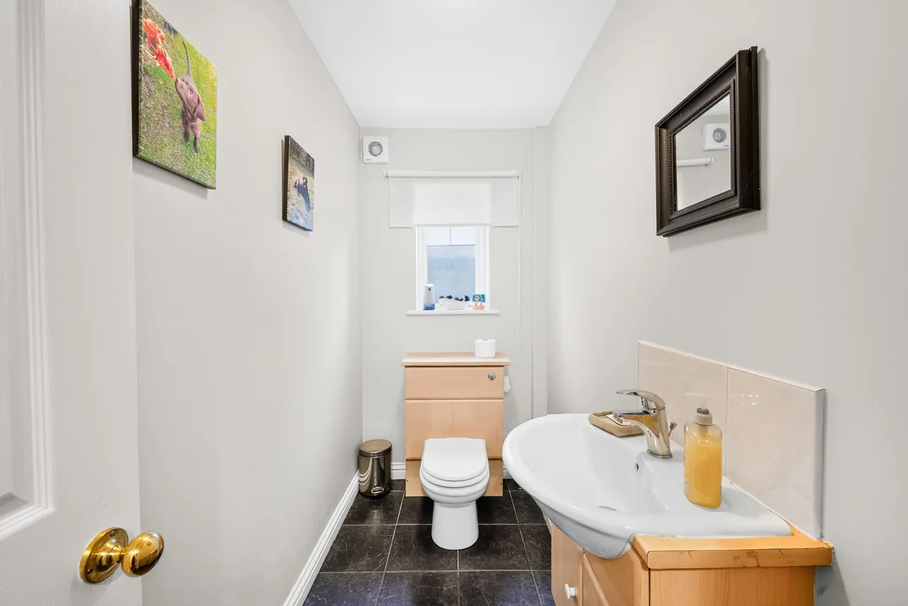 Glen Court, Castleford, WF10, photo 13