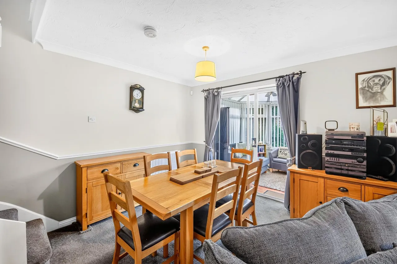 Glen Court, Castleford, WF10, photo 12