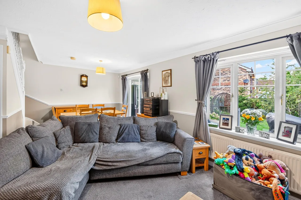 Glen Court, Castleford, WF10, photo 10