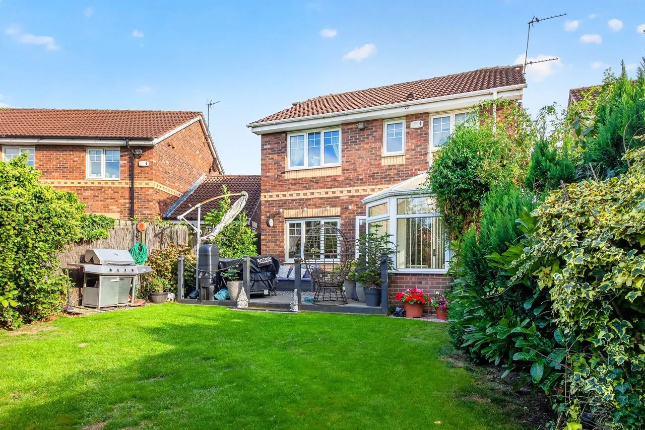 Glen Court, Castleford, WF10, photo 26