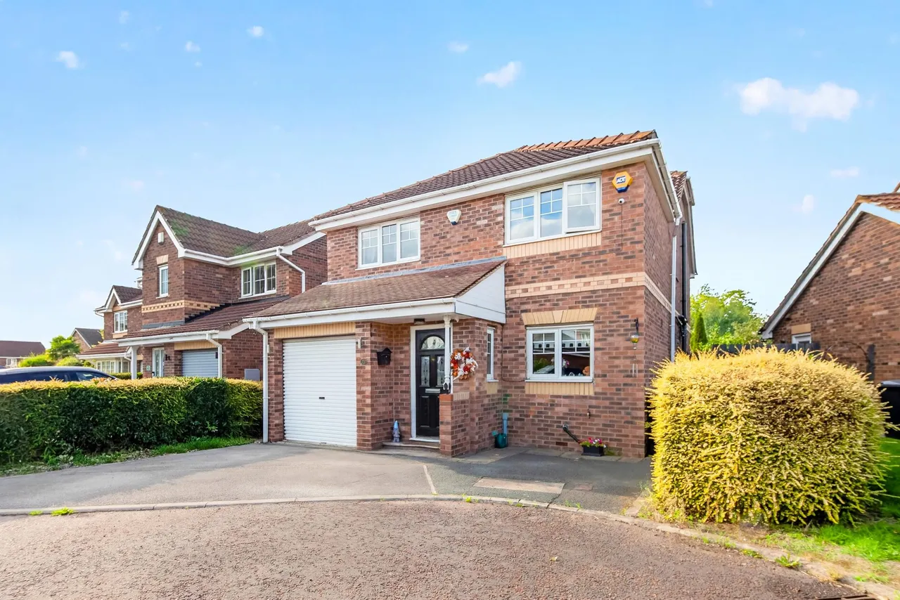 Glen Court, Castleford, WF10, photo 2
