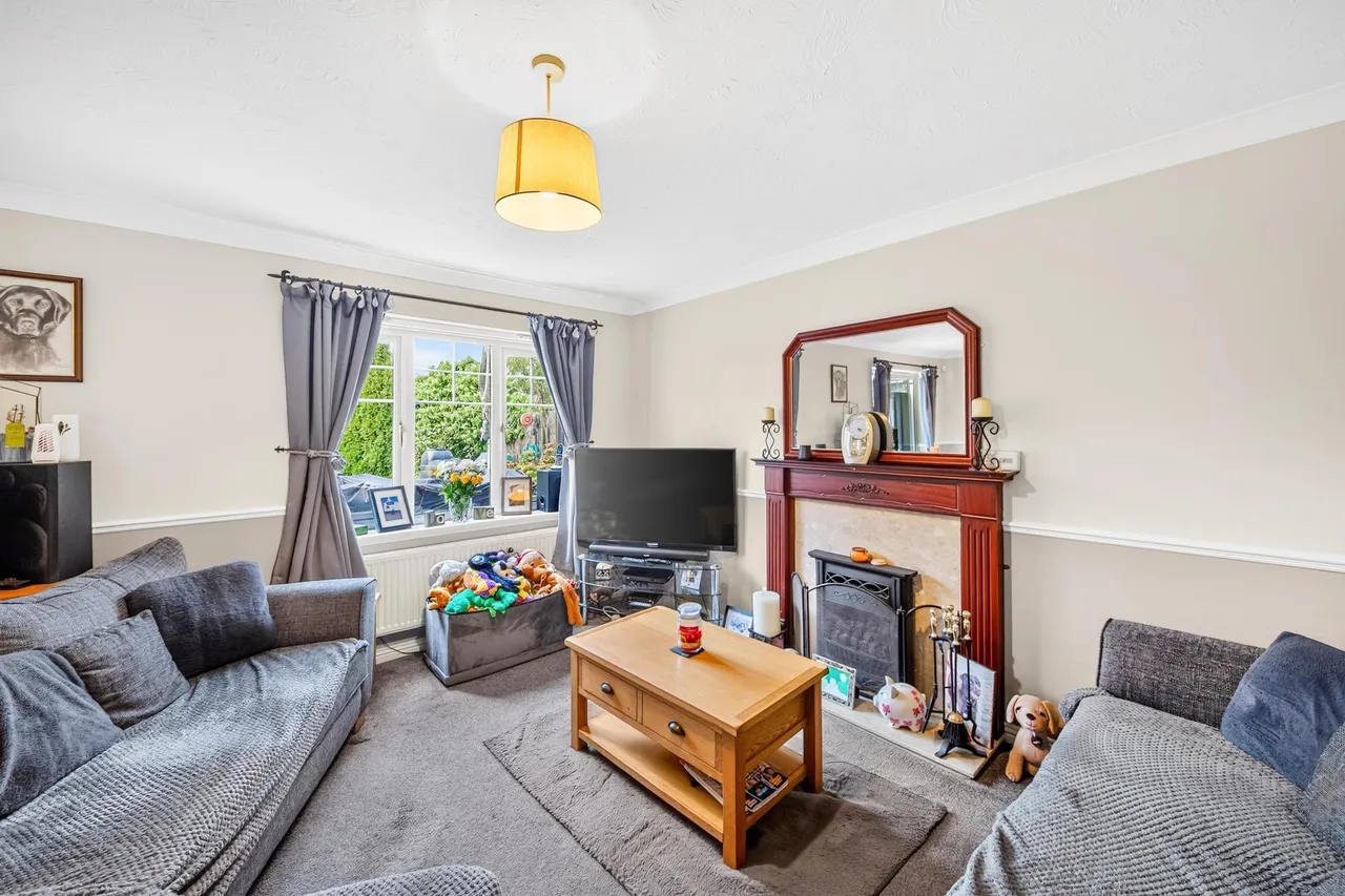 Glen Court, Castleford, WF10, photo 9