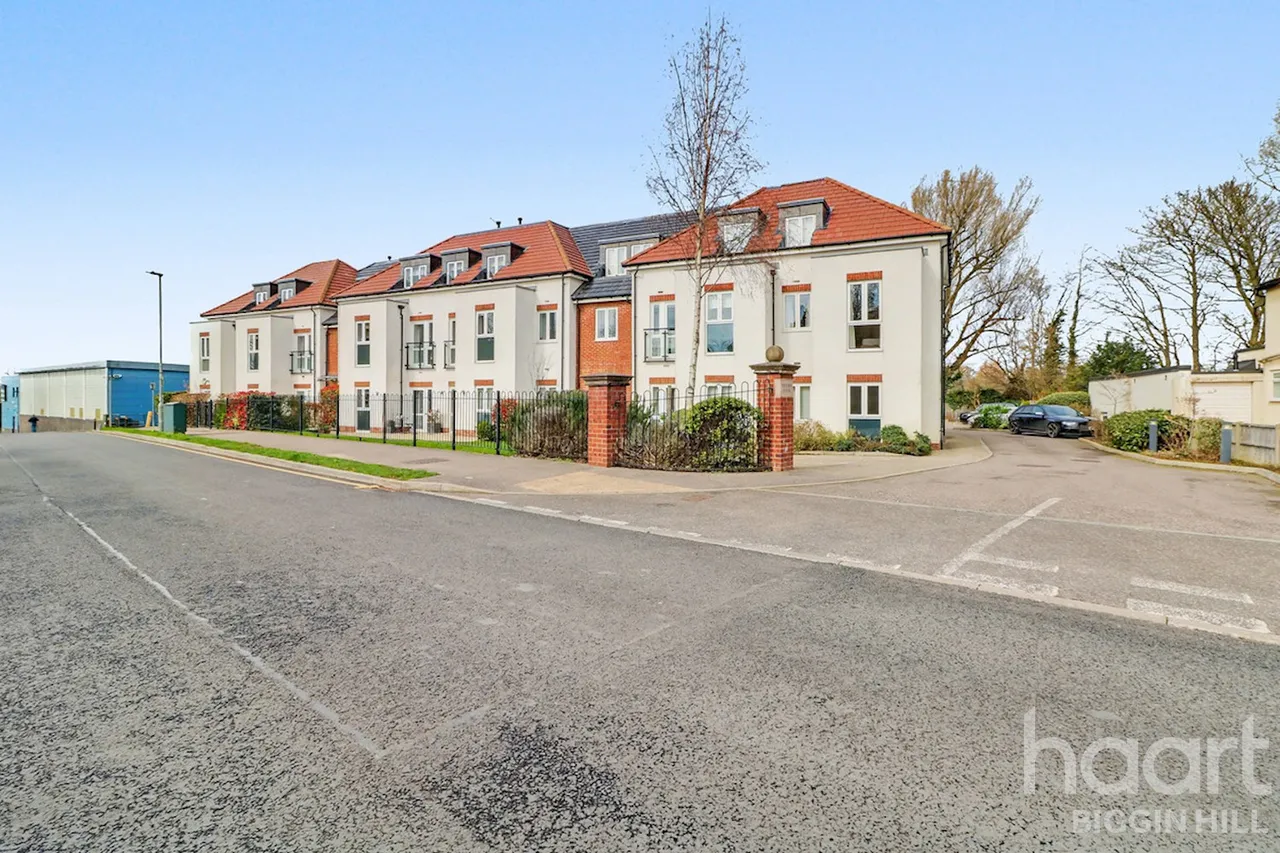 1 bed flat for sale, Church Road, Biggin Hill, TN16