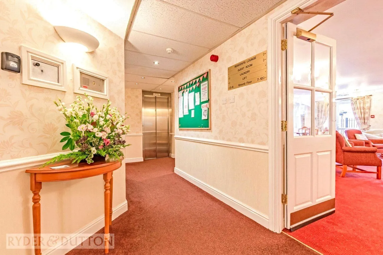 High Street, Uppermill, OL3, photo 11