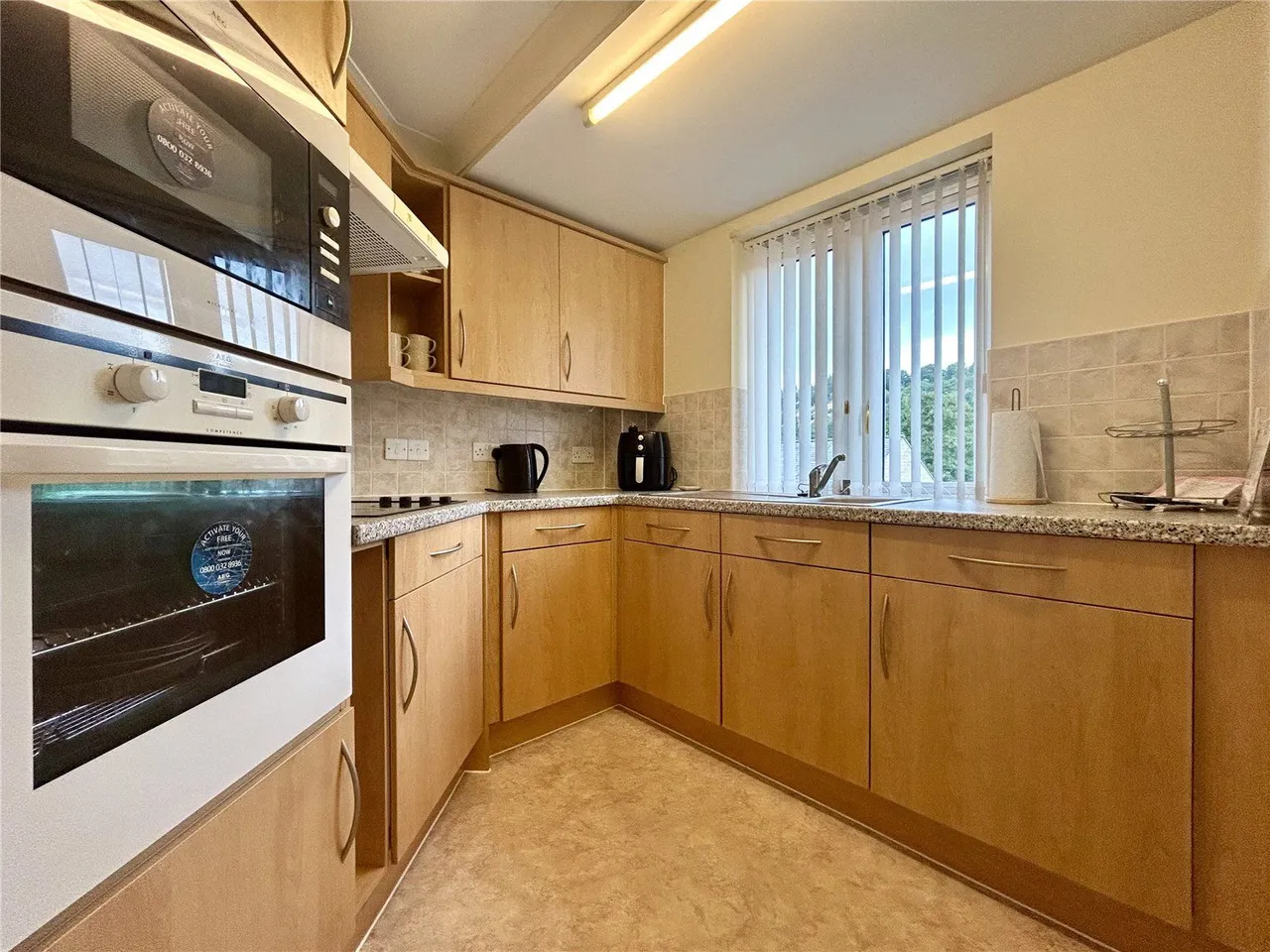 High Street, Uppermill, OL3, photo 6