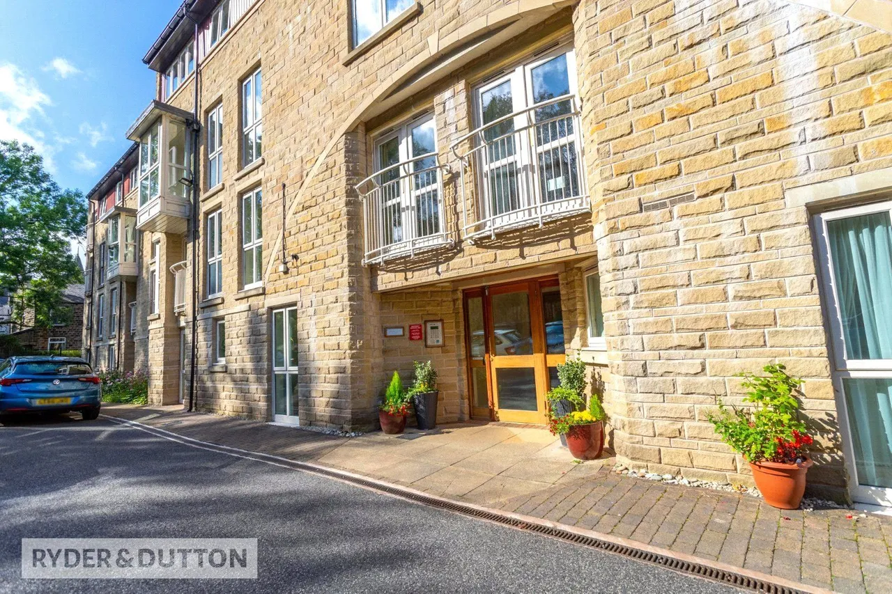 High Street, Uppermill, OL3, photo 14