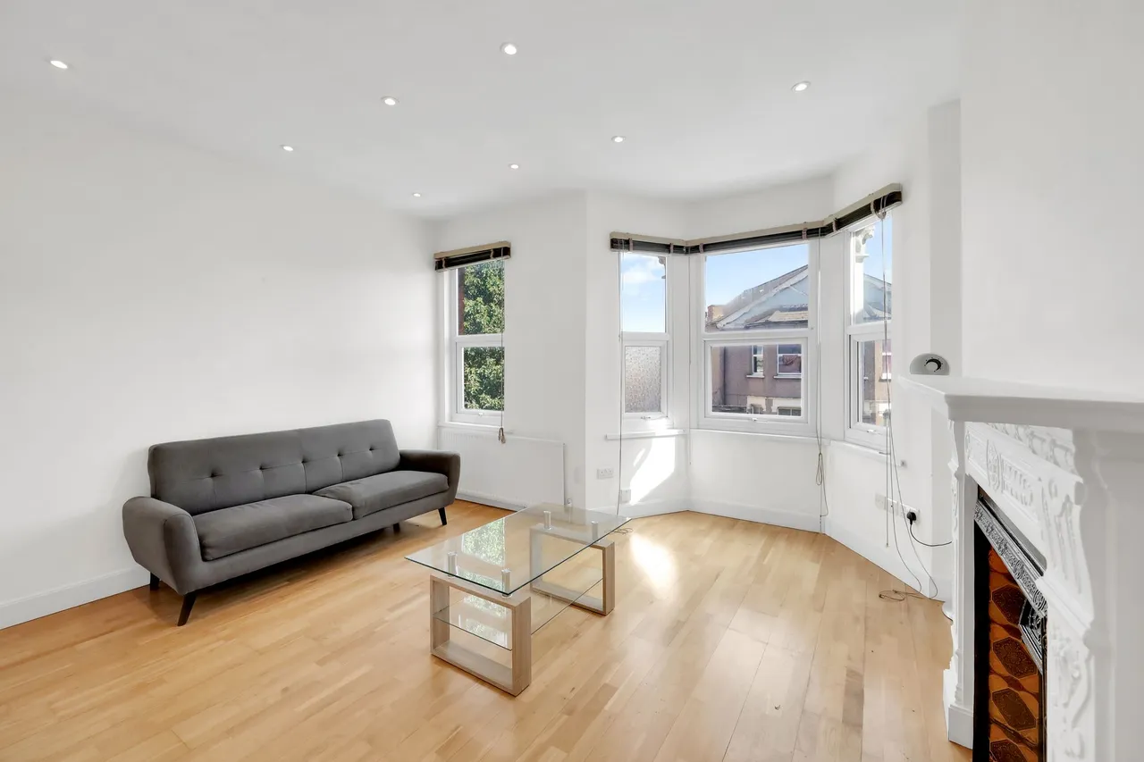 Chapter Road, London, NW2, photo 5