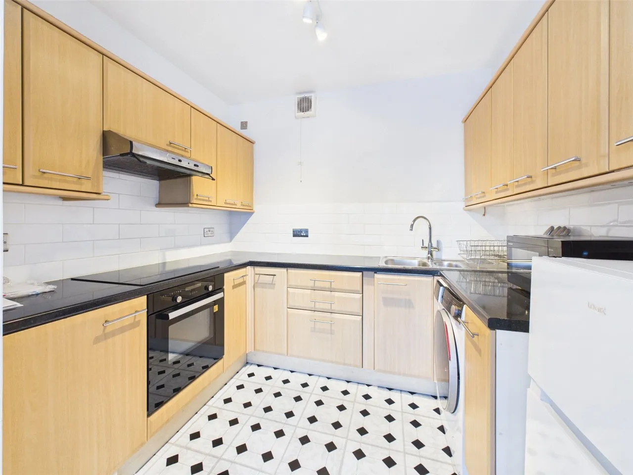Twickenham Road, Teddington, TW11, photo 2
