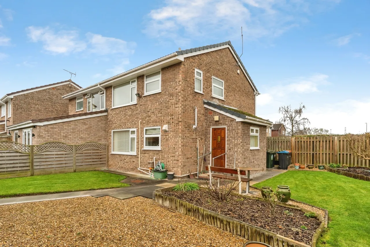 Chestnut Avenue, Great Sutton, CH66, photo 11