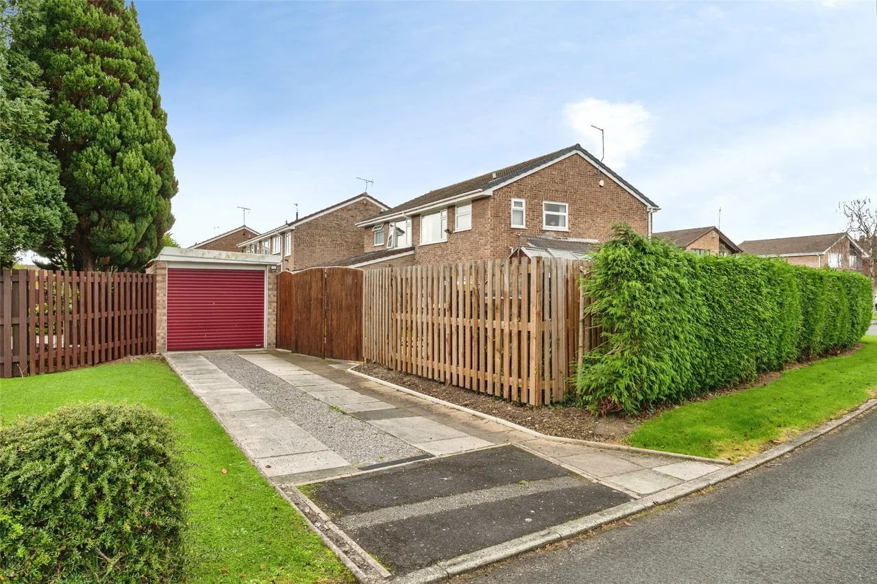 Chestnut Avenue, Great Sutton, CH66, photo 12