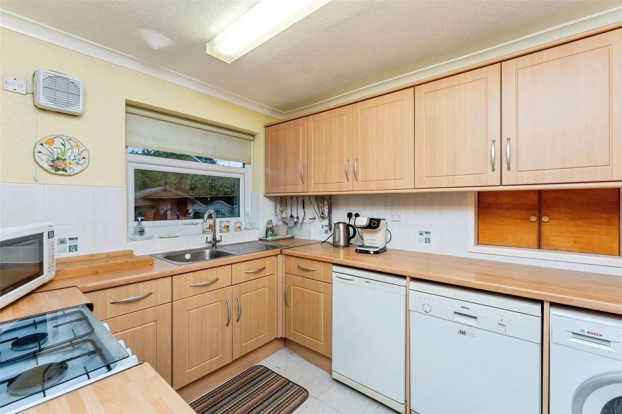 Chestnut Avenue, Great Sutton, CH66, photo 3