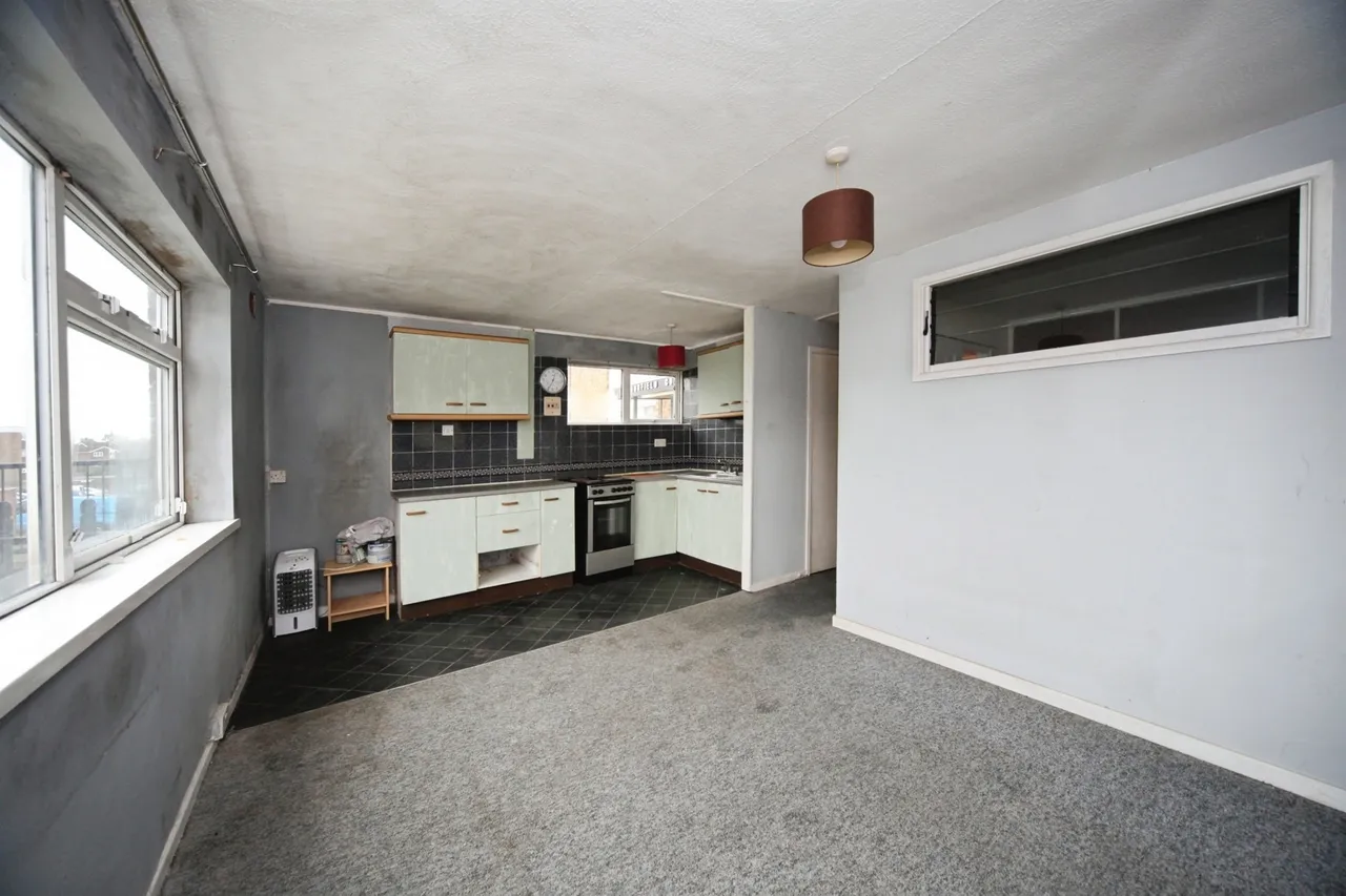 Handcross Road, Luton, photo 3