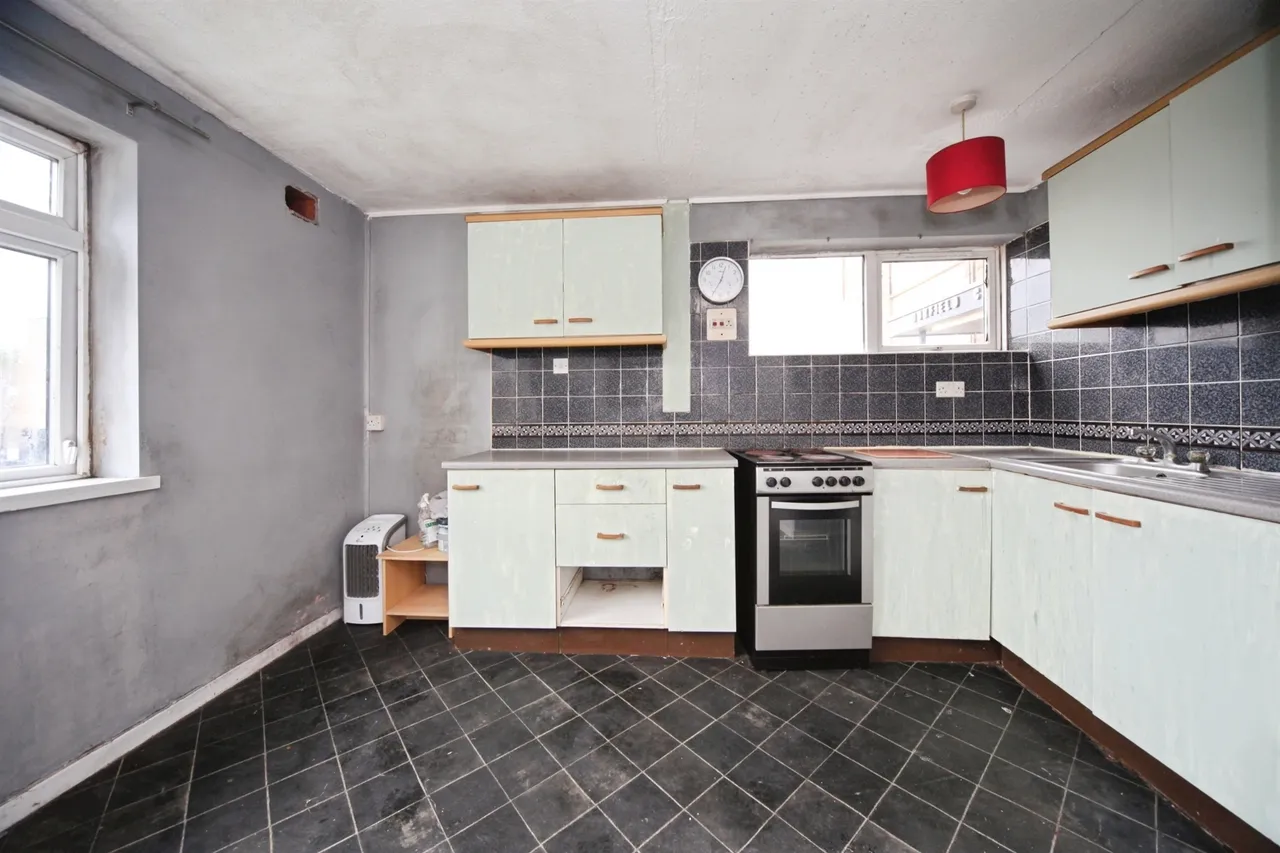 Handcross Road, Luton, photo 10