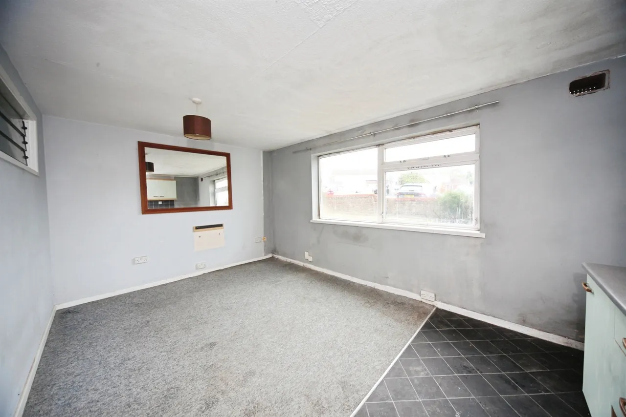 Handcross Road, Luton, photo 4