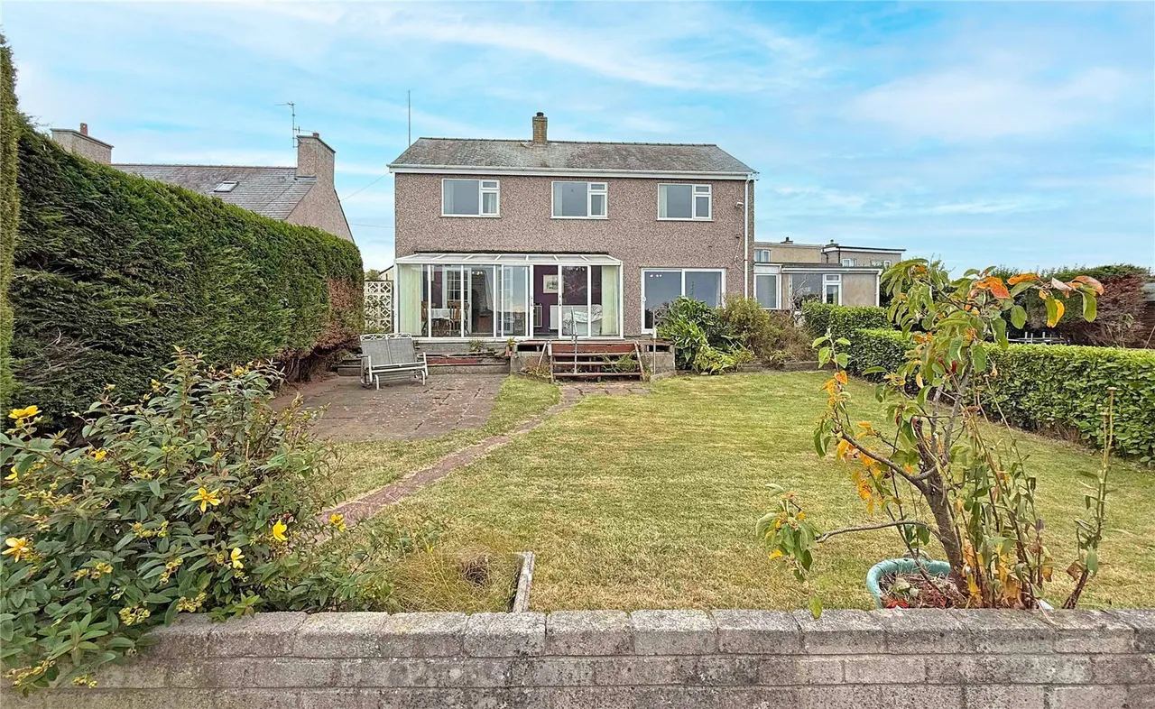 3 bed house for sale, Peniel Square, Amlwch