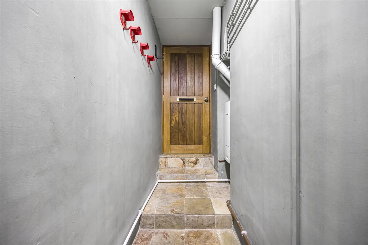 Shipton Oliffe, Cheltenham, GL54, photo 30