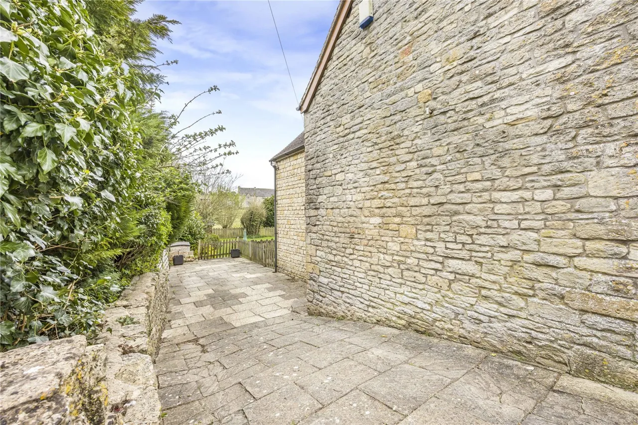 Shipton Oliffe, Cheltenham, GL54, photo 20