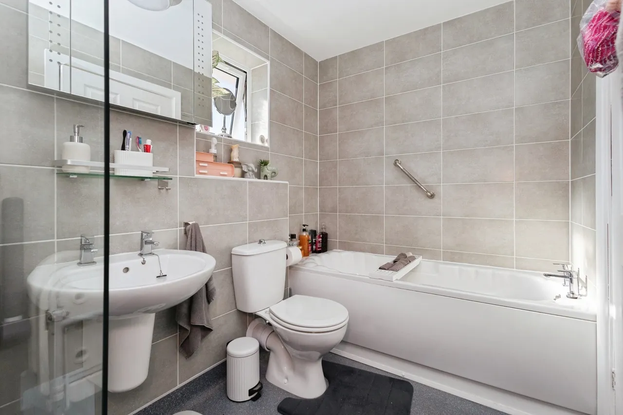 Barry Lawson Close, Manchester, M8, photo 10