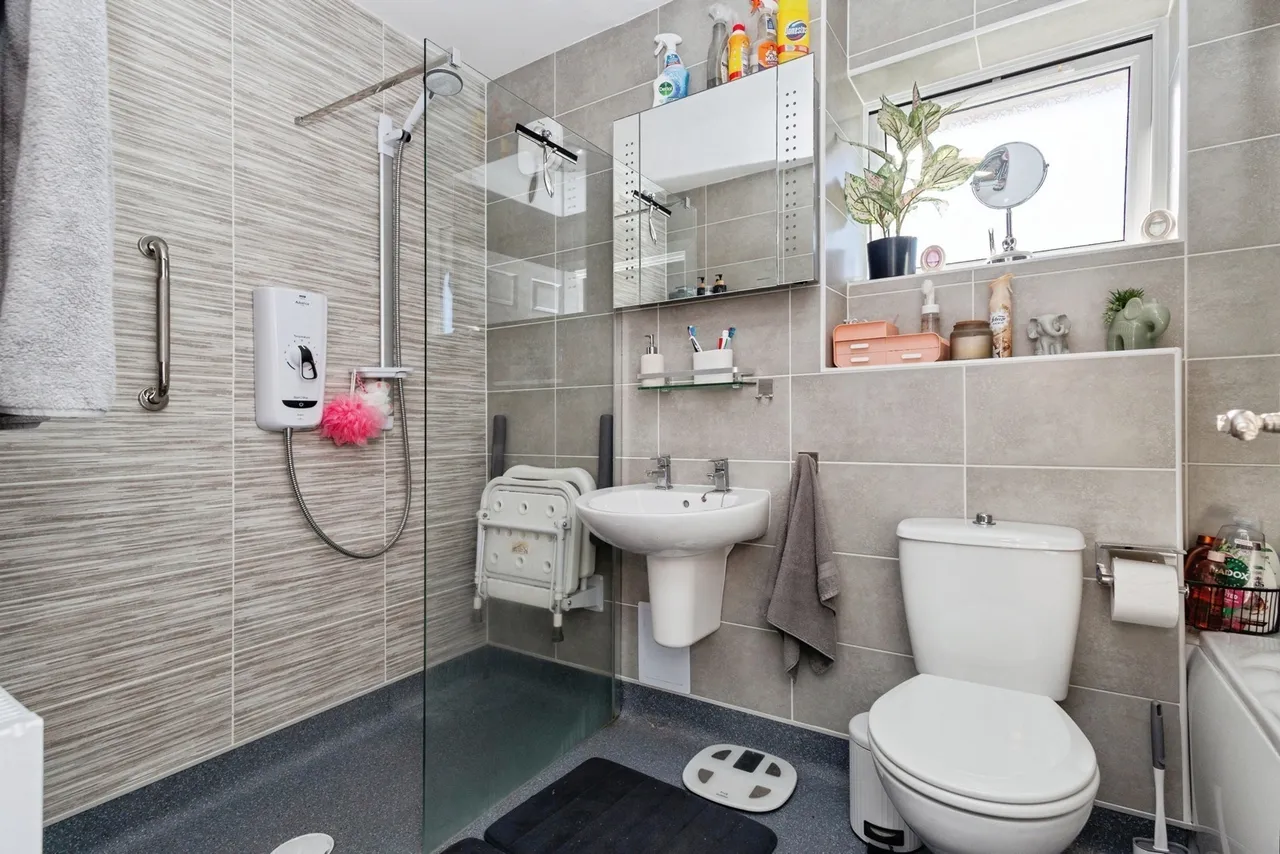 Barry Lawson Close, Manchester, M8, photo 9
