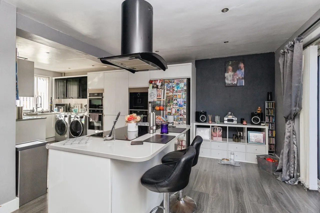 Barry Lawson Close, Manchester, M8, photo 6