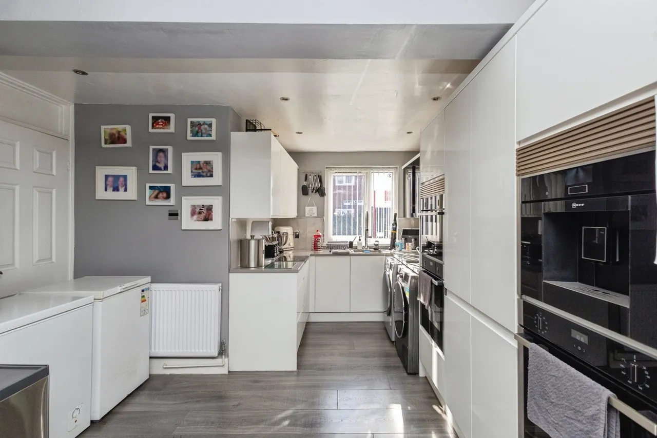 Barry Lawson Close, Manchester, M8, photo 5