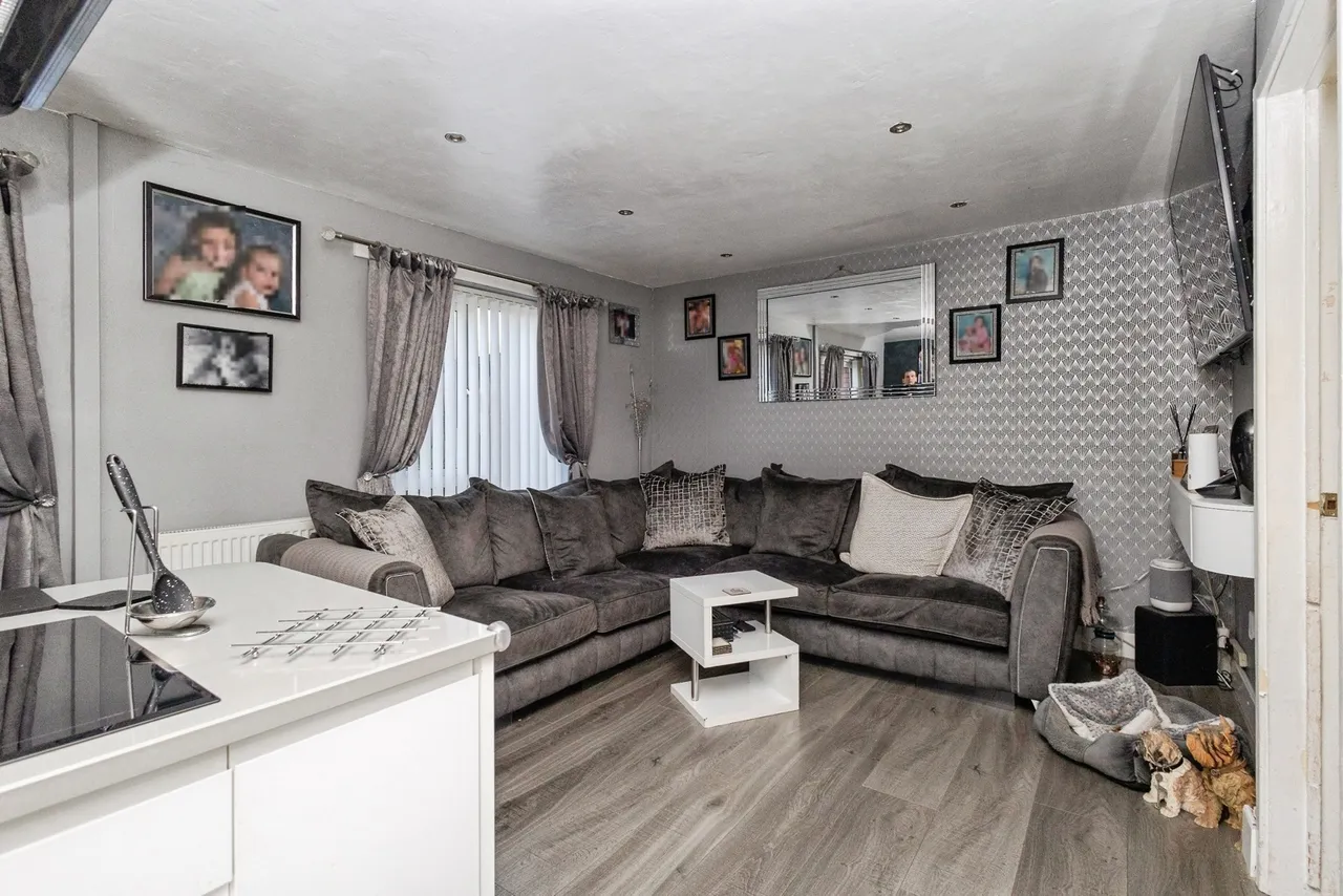 Barry Lawson Close, Manchester, M8, photo 4