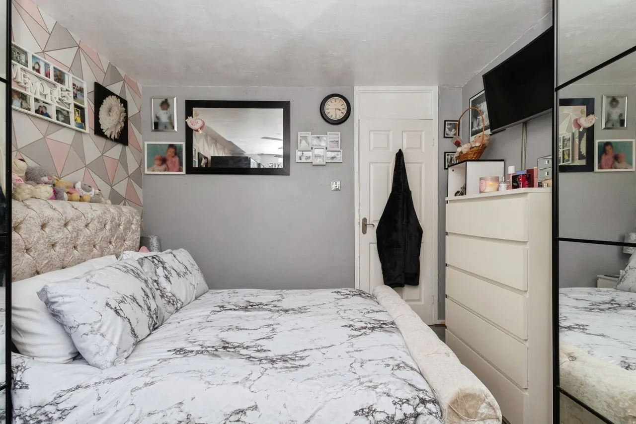 Barry Lawson Close, Manchester, M8, photo 13
