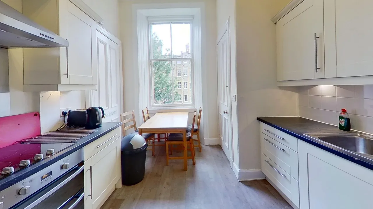 4 bed flat to rent, Marchmont Road, Edinburgh, EH9