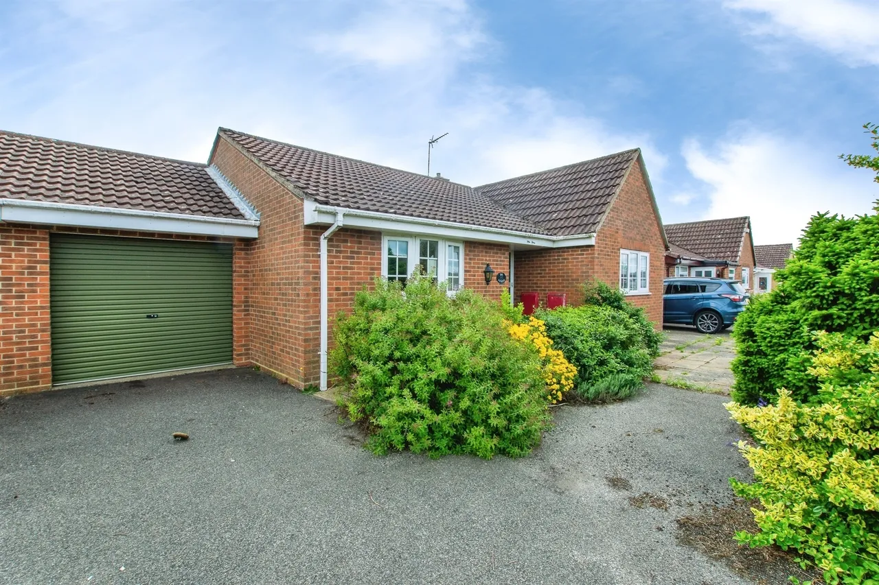 3 bed house for sale — Falklands Road, Sutton Bridge, Spalding