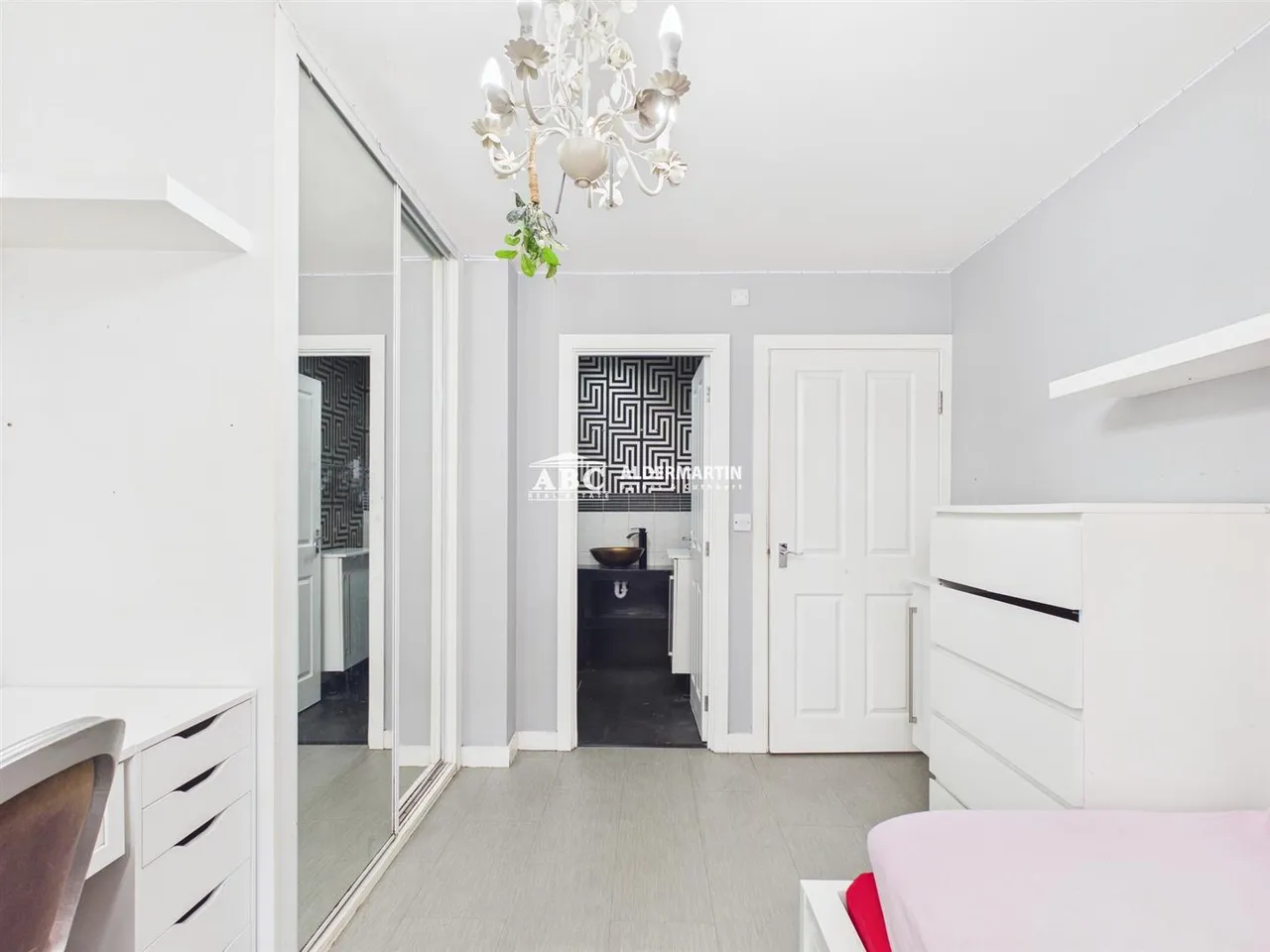 Cameron Crescent, Edgware, photo 7