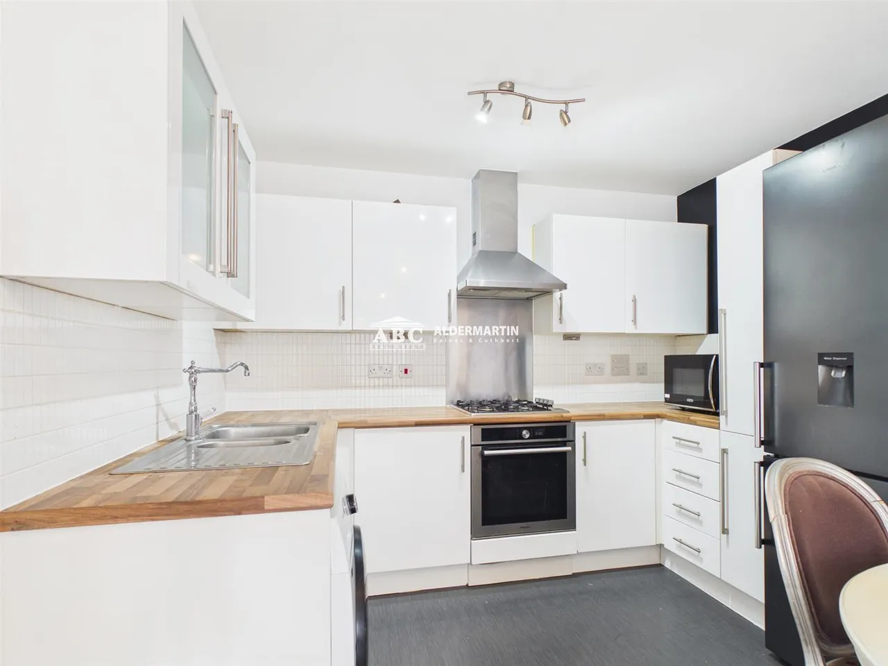 Cameron Crescent, Edgware, photo 4