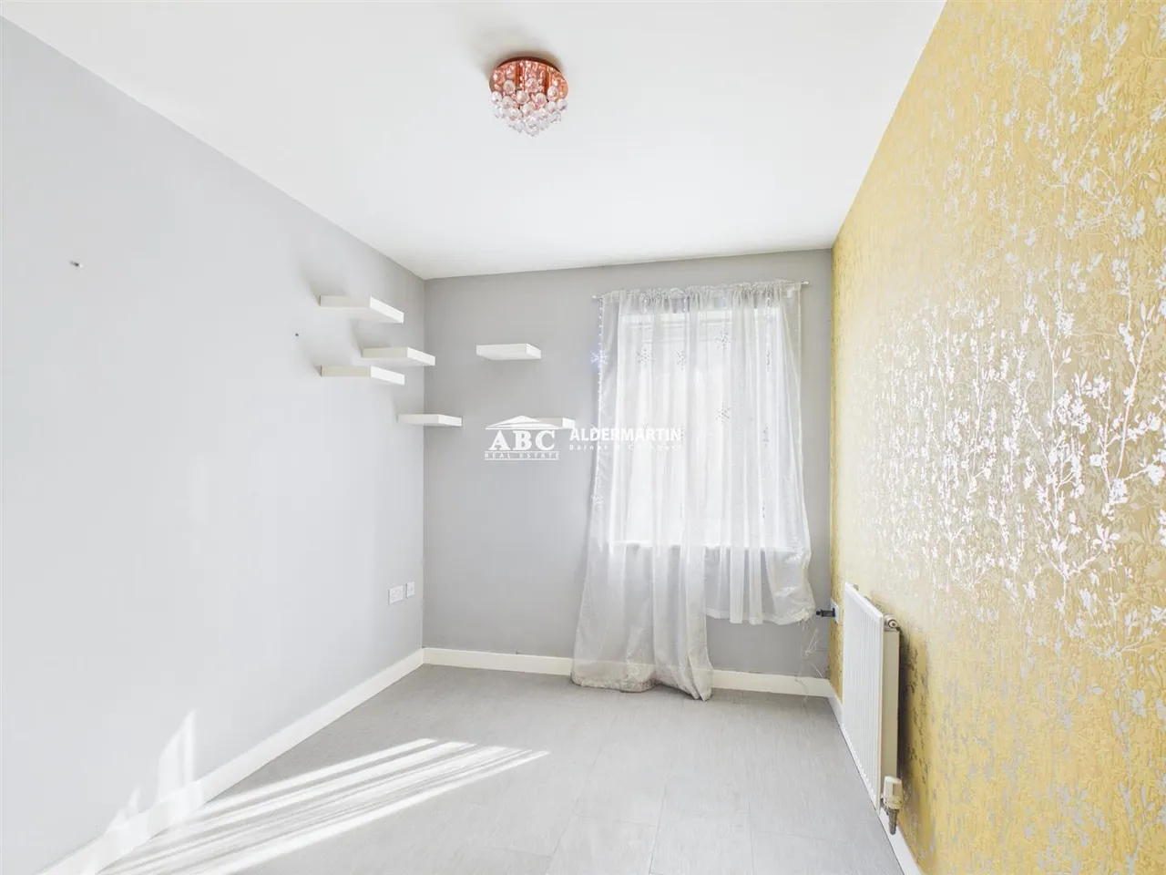 Cameron Crescent, Edgware, photo 8