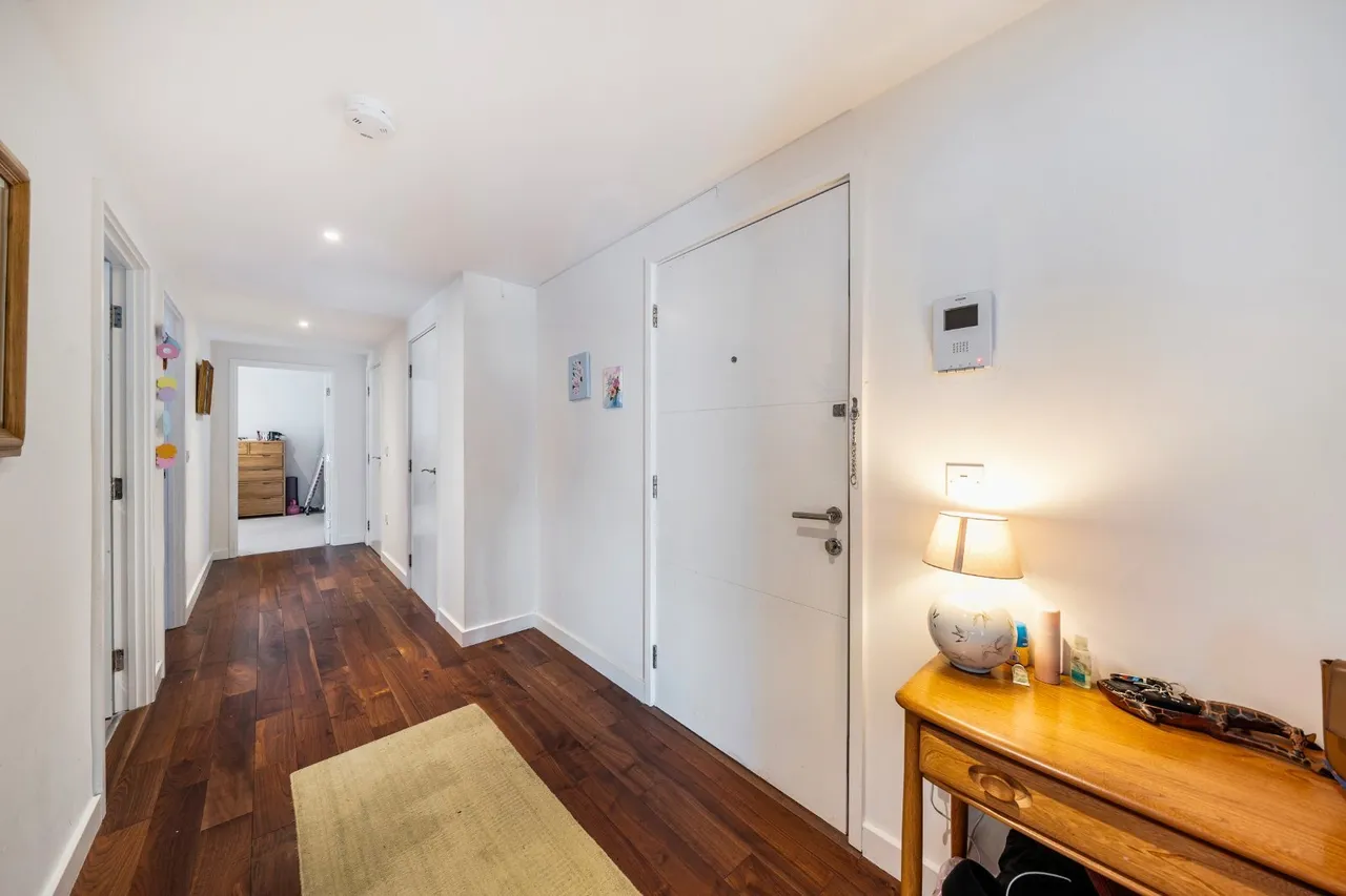 Baltic Avenue, Brentford, TW8, photo 7