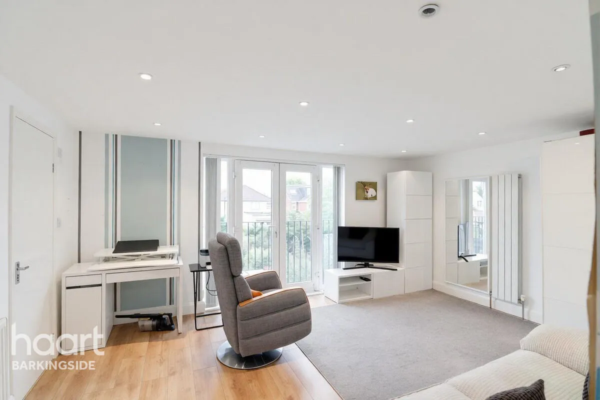 Ashley Avenue, Barkingde, IG6, photo 13
