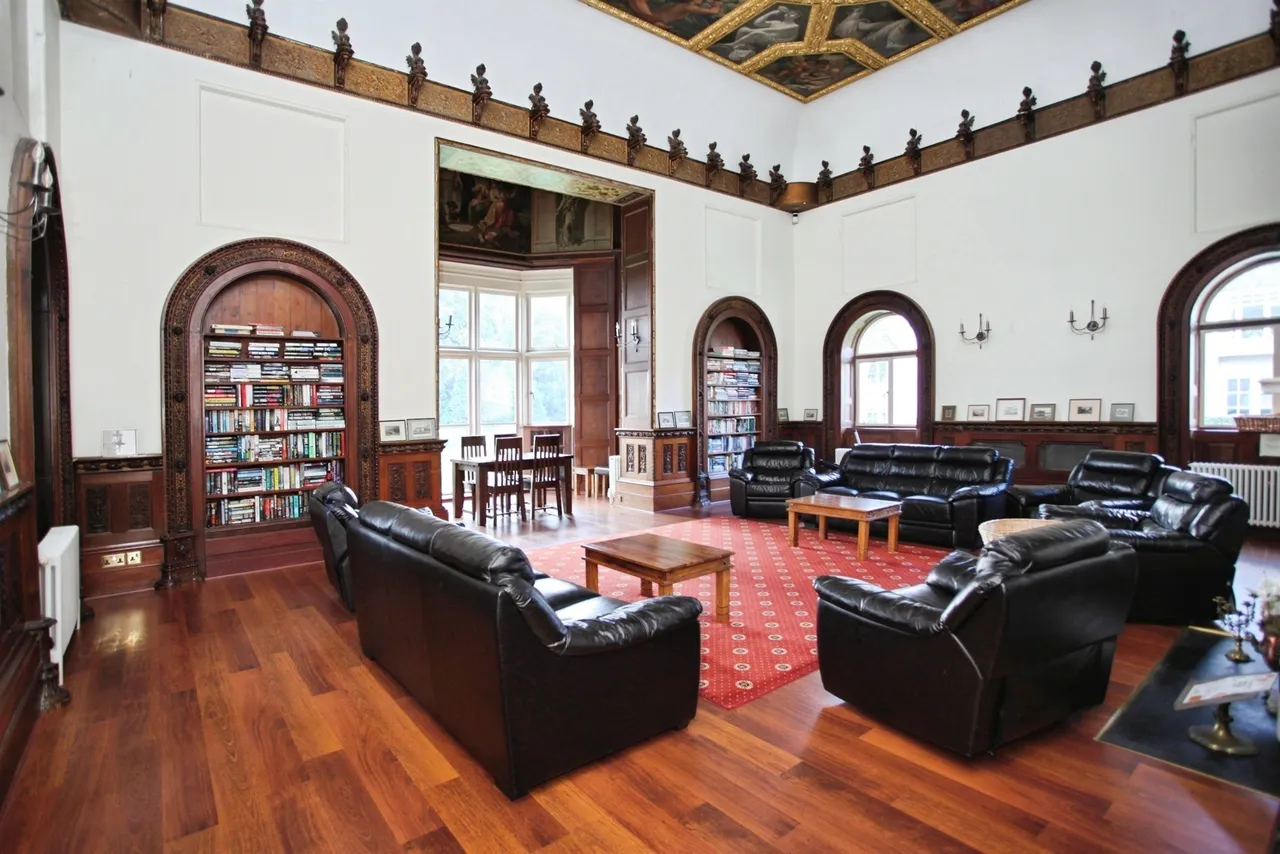 The Manor, Talygarn, CF72, photo 22