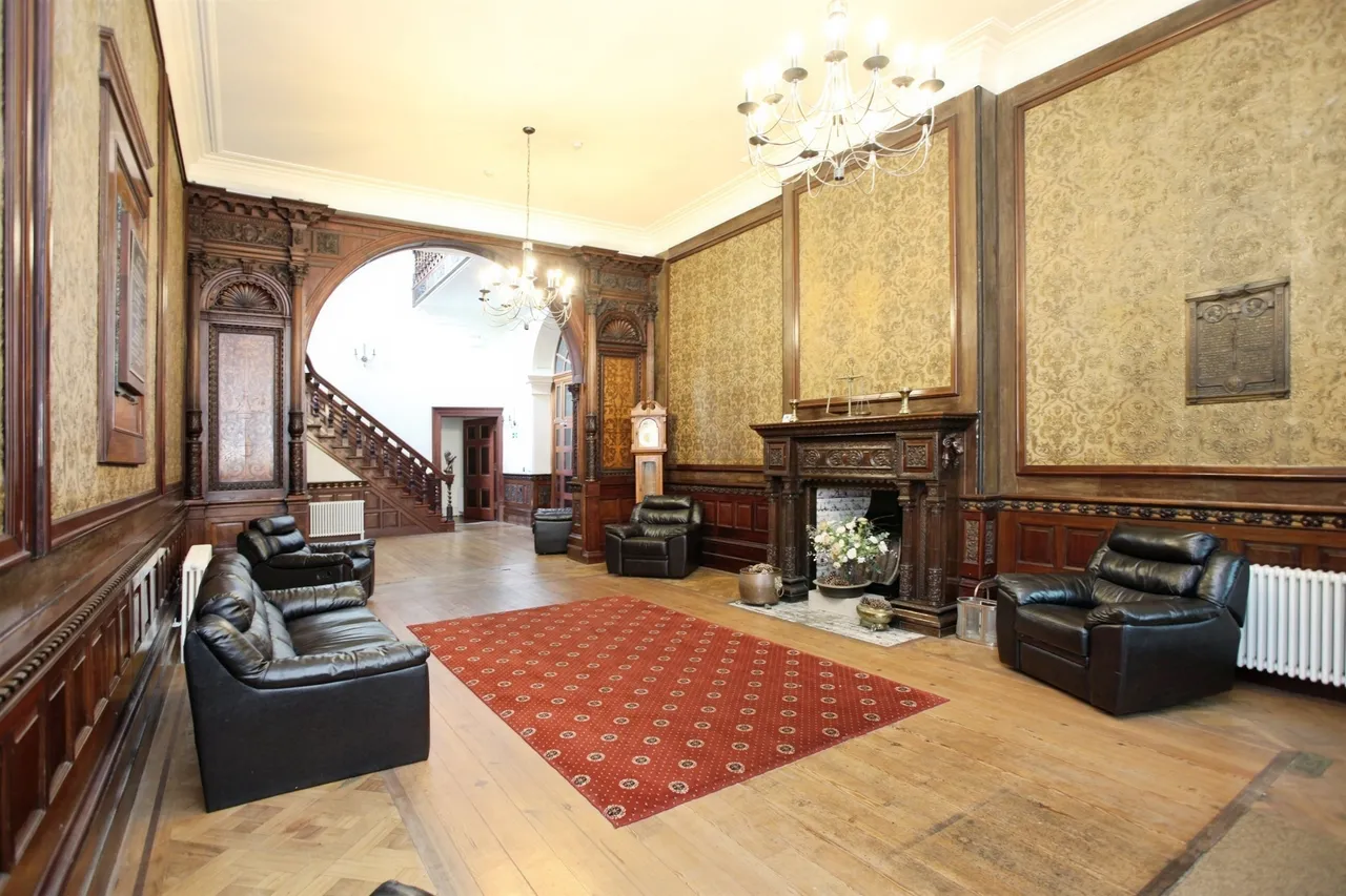 The Manor, Talygarn, CF72, photo 24