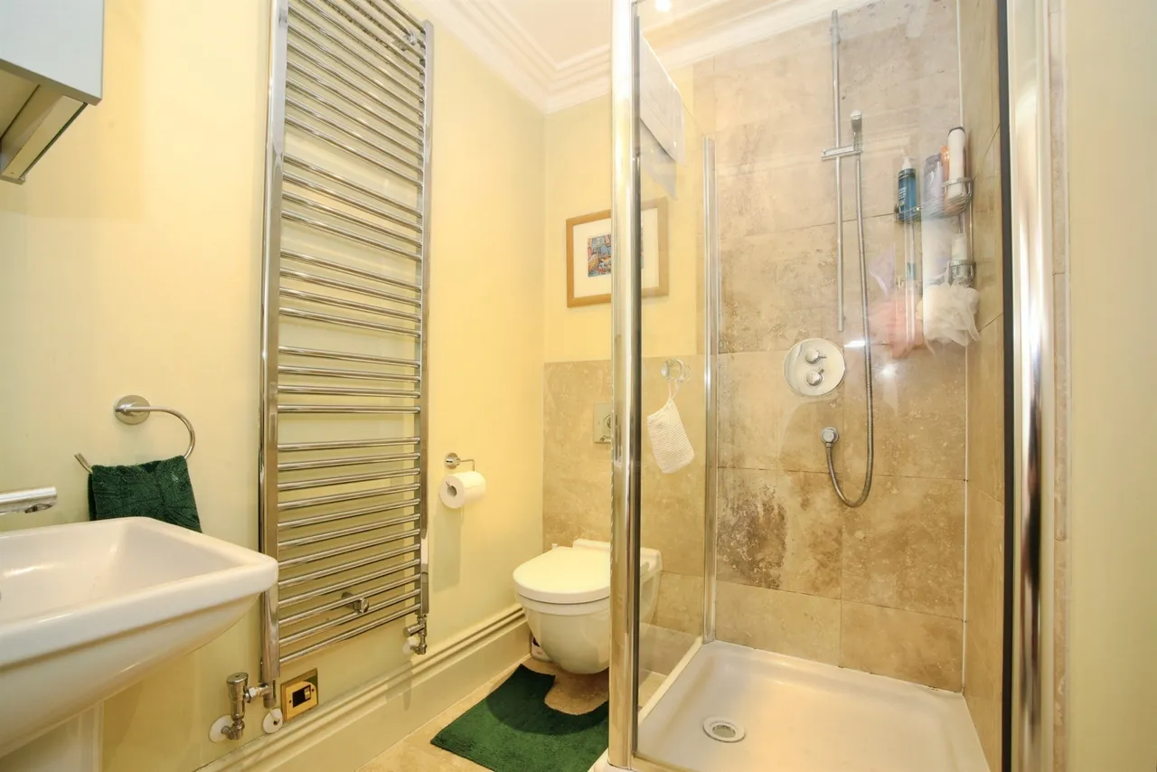 The Manor, Talygarn, CF72, photo 19