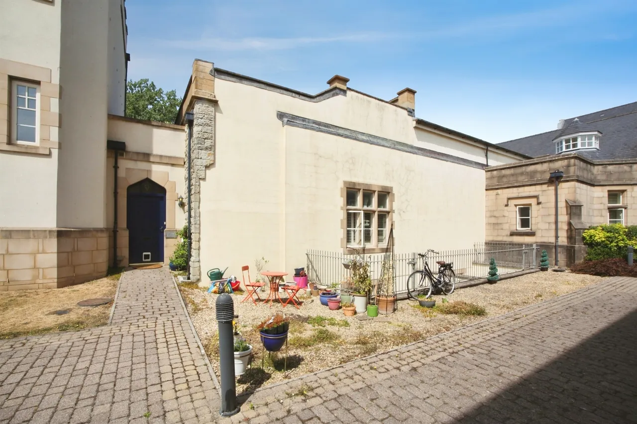 The Manor, Talygarn, CF72, photo 27
