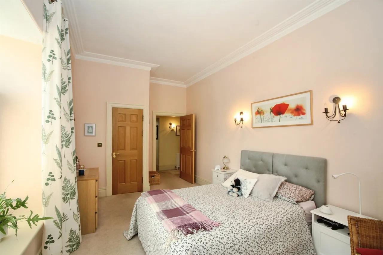 The Manor, Talygarn, CF72, photo 15