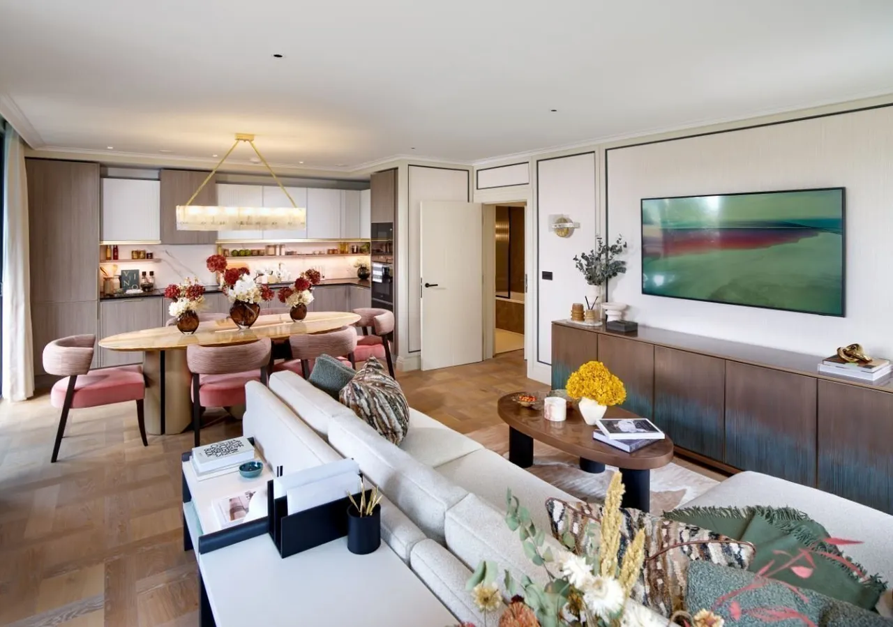 2 bed house for sale, Armoury Way, London, SW18