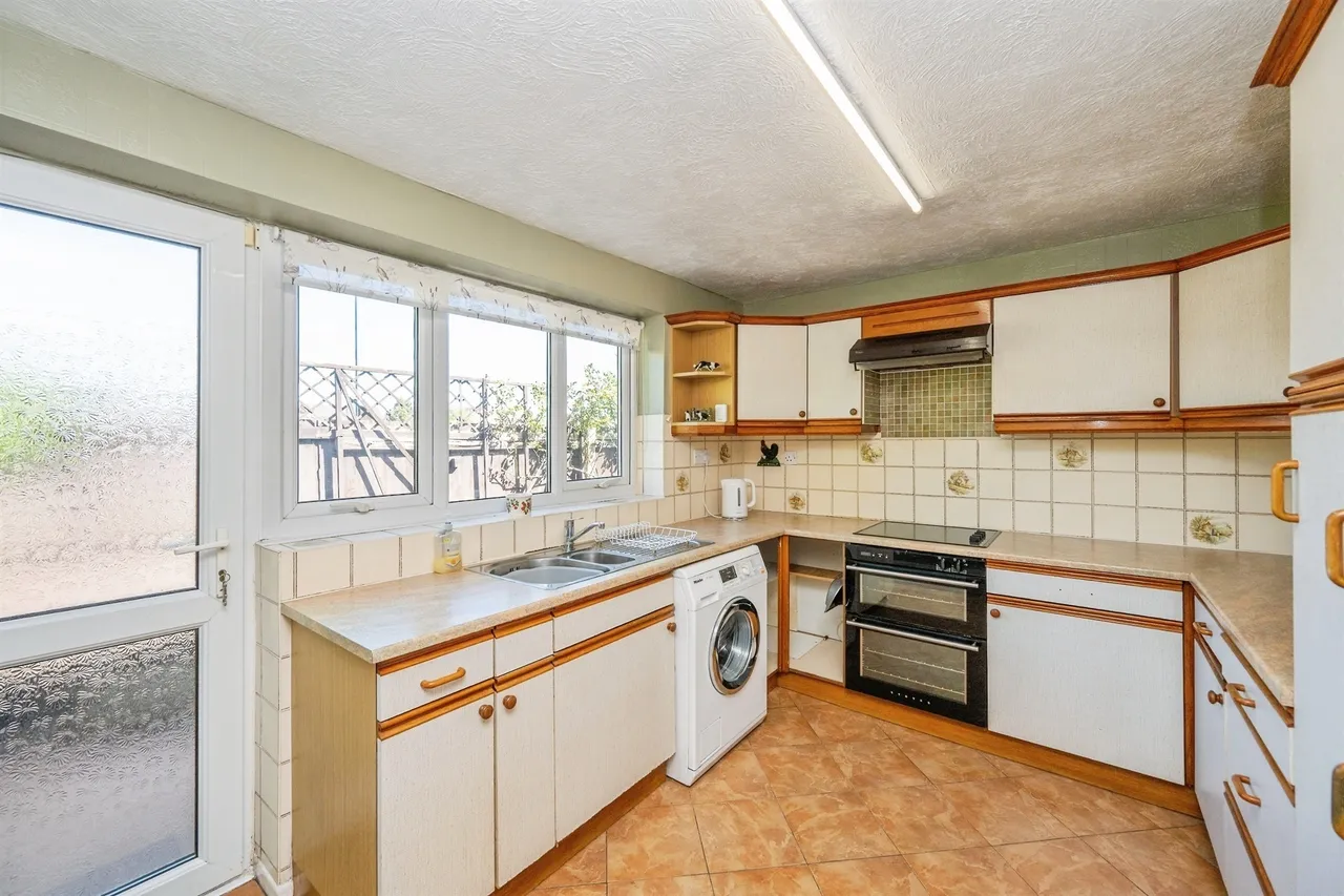 St. Michaels Close, Alvaston, DE24, photo 2