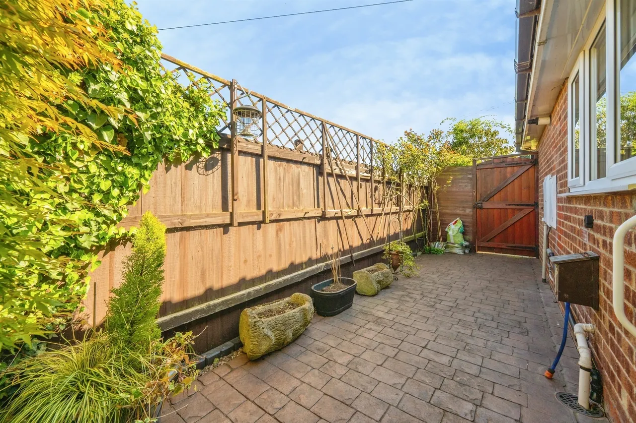 St. Michaels Close, Alvaston, DE24, photo 17