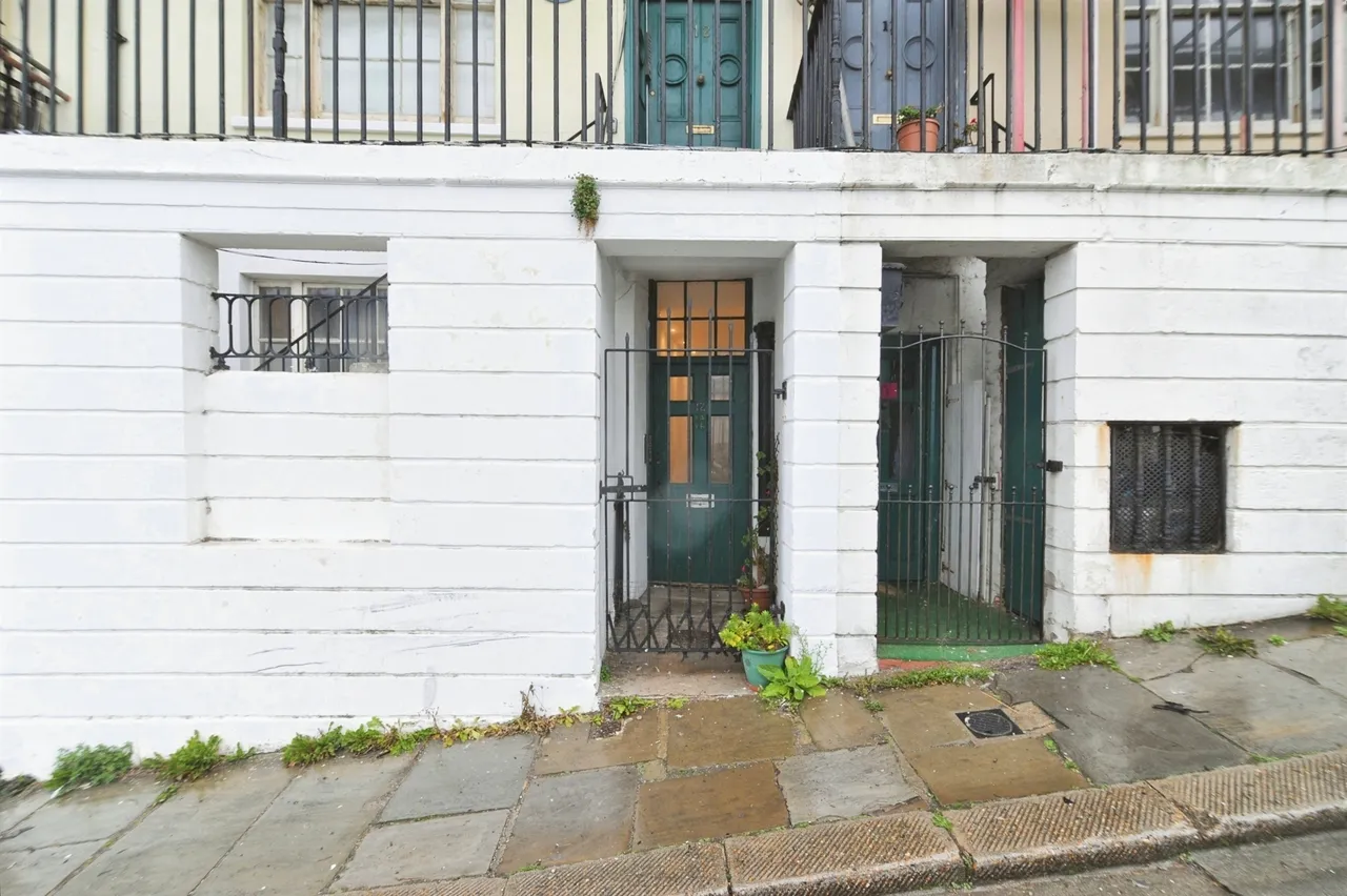 1 bed flat for sale, Pelham Crescent, Hastings, TN34