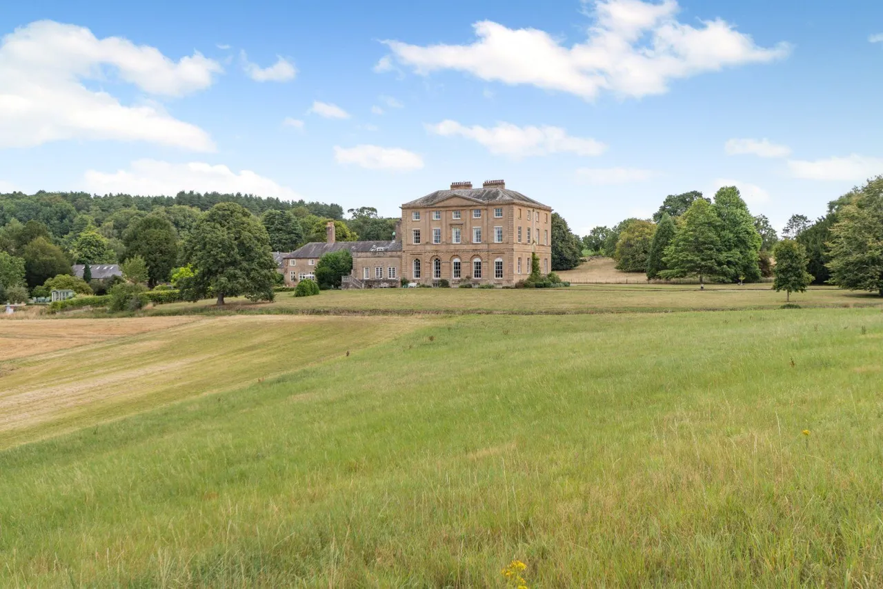 8 bed house for sale — Main Street, Papplewick, Nottingham, Nottinghamshire, NG15 8FE