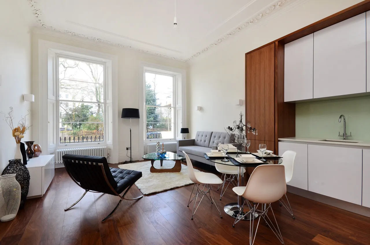 1 bed flat for sale — Flat 3, 123 St Georges Square, London