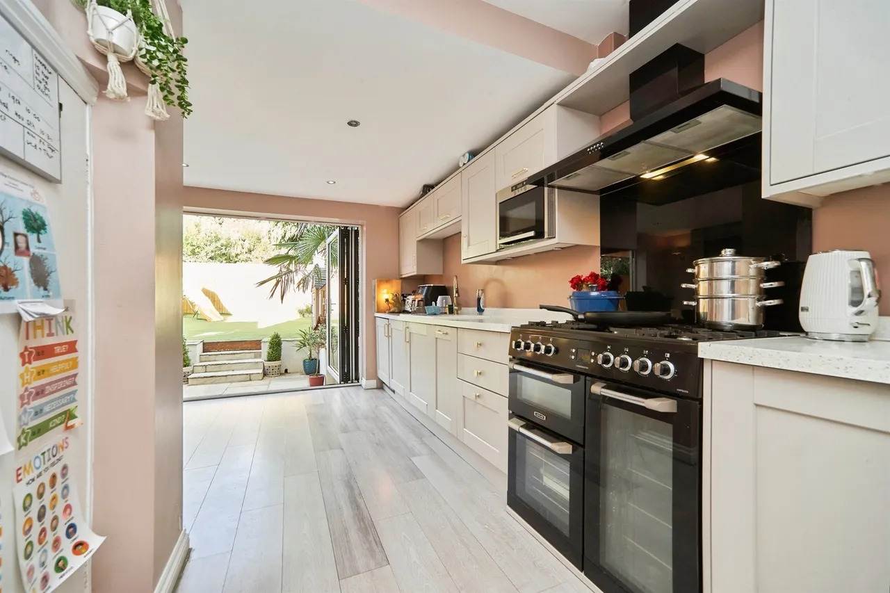 Netherhall Road, Baildon, BD17, photo 7