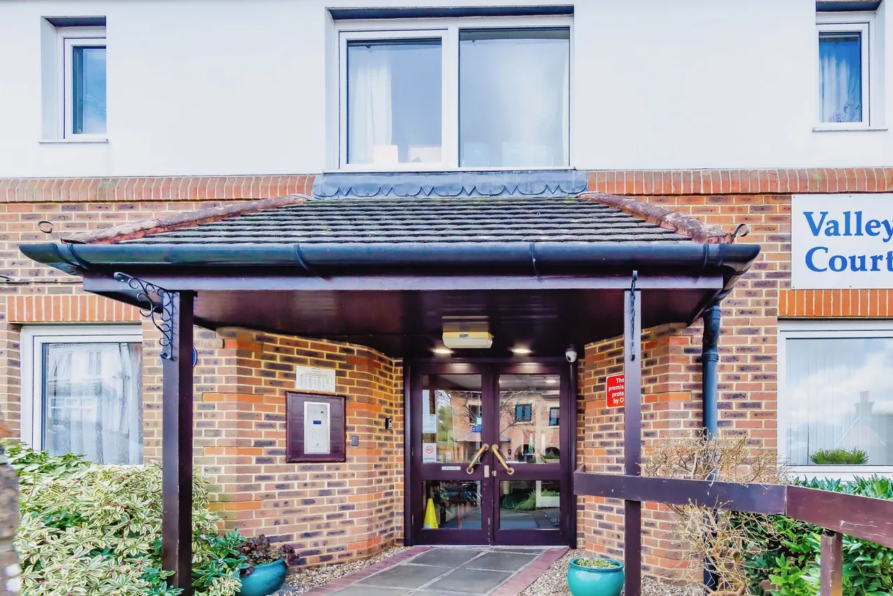 Beechwood Gardens, Caterham, Surrey, CR3, photo 16